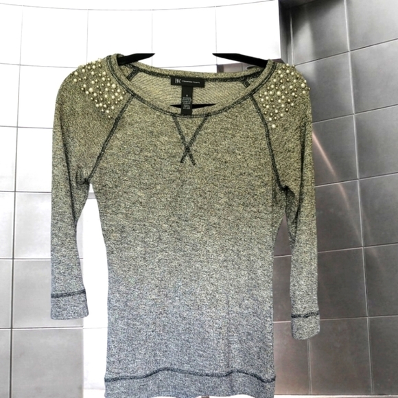 EMBELLISHED Top - Picture 1 of 8